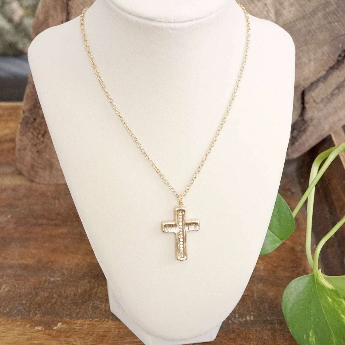 Minimalist Cross Dainty Chain Necklace –l