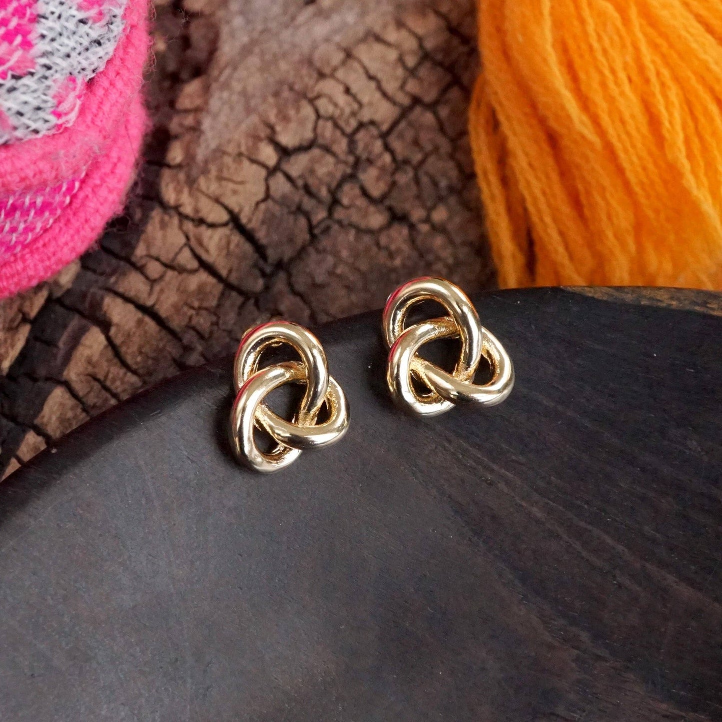 Love Knot stud