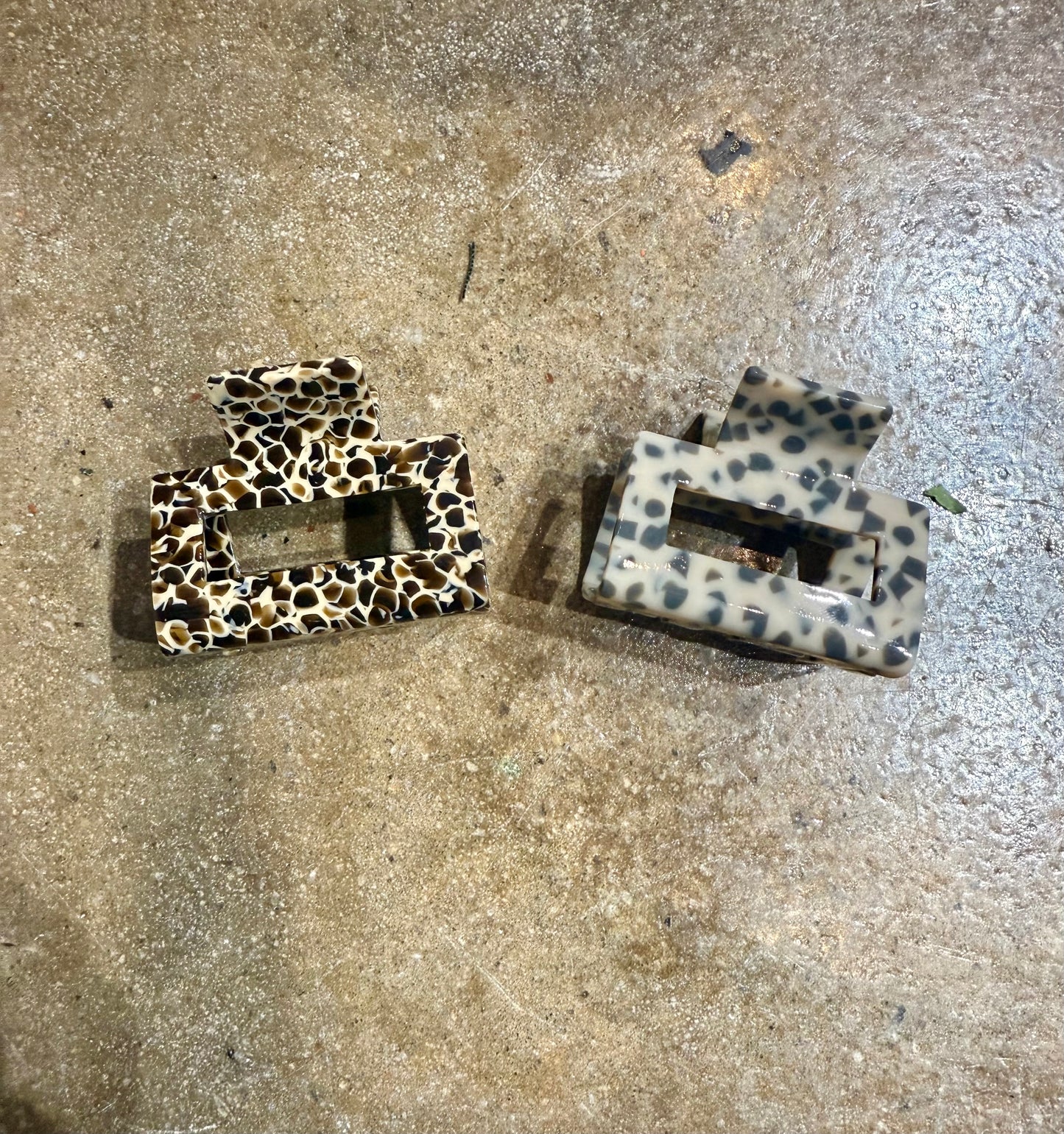 Cheetah claw clip