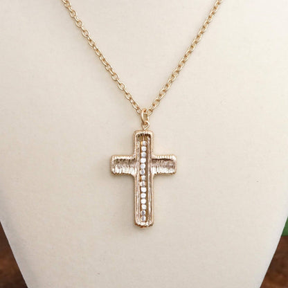 Minimalist Cross Dainty Chain Necklace –l